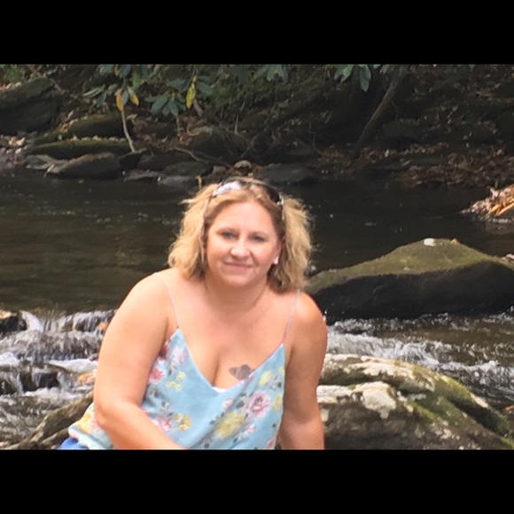 Meet your Posher, Kristy - Picture 4 of 5